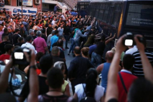 Από το «go back, κυρία Μέρκελ» στο «go back, κύριε Τσίπρα»