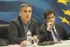 Ανοιχτά όλα τα μέτωπα για επιτήρηση και χρέος