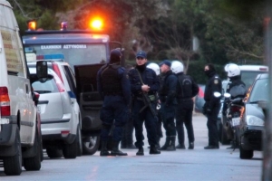 Συλλήψεις για οπλοκατοχή μετά από έκρηξη στο Κορωπί