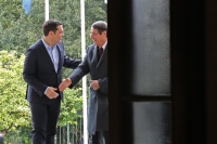 Δημοσκόπηση: Το 83,6% των Ελληνοκυπρίων εμπιστεύεται την ελληνική κυβέρνηση στο Κυπριακό