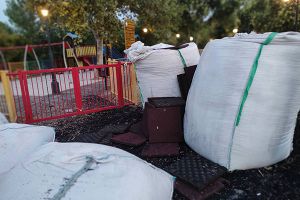 Διαμαρτυρία κατοίκων Πεδινού για την παιδική χαρά: Τα χωριά μας δεν είναι μόνο για τα πανηγύρια