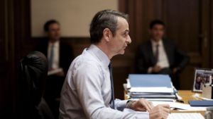 Τηλεδιάσκεψη σε Μαξίμου για κορωνοϊό: Εντατικοί έλεγχοι, αυστηρή εφαρμογή μέτρων