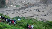 Σφοδρές πλημμύρες και κατολισθήσεις σε Νεπάλ και Ινδία: Τουλάχιστον 60 θάνατοι