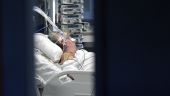 Γαλλία: Σε υψηλά επίπεδα παραμένει ο αριθμός των ασθενών που νοσηλεύονται με νέο κορονοϊό
