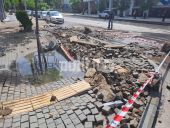 Θεσσαλονίκη: Πλημμύρισε ο δρόμος μπροστά στα δικαστήρια – Κατεστραμμένα πεζοδρόμια δυσοσμία και κυκλοφοριακό κομφούζιο (ΒΙΝΤΕΟ &amp; ΦΩΤΟ)