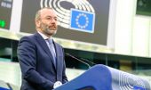 Βέμπερ: «Αυτό που κάνει η Τουρκία είναι απαράδεκτο»