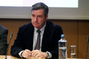 Ο Γ. Καμίνης καταλογίζει απροθυμία στην κυβέρνηση να αντιμετωπίσει τις καταλήψεις κτιρίων