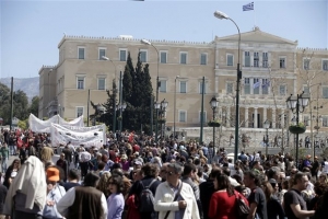 Επέλαση πολιτευτών σε υπουργεία και ΔΕΚΟ