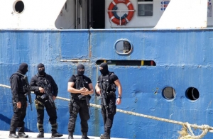 Κοντέινερ με «ορφανό» στρατιωτικό υλικό εντοπίστηκαν σε πλοίο