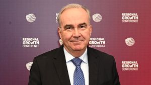 Ο Ν. Παπαθανάσης εκπροσωπεί την Ελλάδα στη συνάντηση του ΟΟΣΑ στη Βαρσοβία για την περιφερειακή ανάπτυξη
