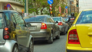 Οι αλλαγές σε ΚΟΚ, μεταχειρισμένα και ταξί στη Βουλή - Τι θα ισχύσει