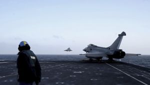Αραβικά Μέσα- Λιβύη: Γαλλία ή Αίγυπτος πίσω από την επίθεση των «Rafale» στην βάση Αλ Ουάτιγια