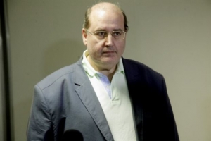 Σε αμήχανο κλίμα η πρώτη συνάντηση Φίλη - Κυραϊλίδη