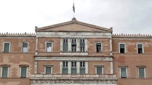 Εγκρίθηκε το νομοσχέδιο για τον έντυπο και ηλεκτρονικό Τύπο