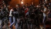 Ιερουσαλήμ: Νέες συγκρούσεις μεταξύ Παλαιστινίων και αστυνομίας στην Πλατεία Τεμένων