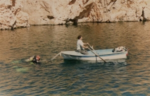 Θρίλερ με πτώμα άνδρα στα Λιμανάκια της Βουλιαγμένης - Τον χτύπησαν και τον έκαψαν
