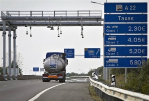 Οδηγός χρησιμοποιούσε πλαστές πινακίδες για να μην πληρώνει διόδια