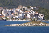 Στη Σκιάθο ο σεΐχης του Κατάρ με μέλη της βασιλικής οικογένειας