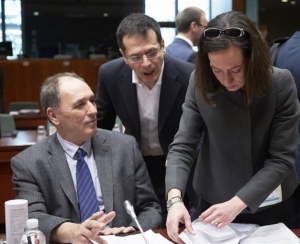 Σταθάκης: Ανάγκη μέτρων για αδειοδοτήσεις, πάταξη διαφθοράς, προμήθειες
