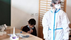 Οι γαλλικές αρχές αναφέρουν πάνω από 22.000 κρούσματα Covid-19 το τελευταίο 24ωρο