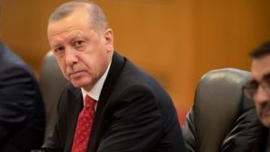 Ο Ερντογάν χαρακτηρίζει τον Μακρόν «ανίκανο φιλόδοξο»