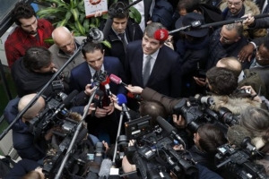 Αμόν, Μακρόν, Φιγιόν και στο βάθος Λεπέν