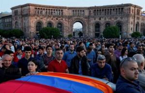 Αρμενία: Στα άκρα η πολιτική κρίση - Τελεσίγραφο από Πασινιάν