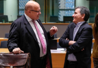 Διπλή επιτήρηση αντί καθαρής εξόδου