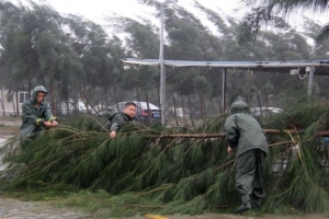 Κίνα: Εξι νεκροί και εκατοντάδες τραυματίες από τυφώνα