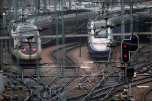 Δέκα βαριά τραυματίες από ανατροπή τρένου στη Γαλλία