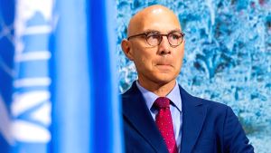 Η προειδοποίηση του επικεφαλής του ΟΗΕ για τα ανθρώπινα δικαιώματα: Η υπερβολική δύναμη των επιχειρήσεων θέτει σε κίνδυνο τη δημοκρατία