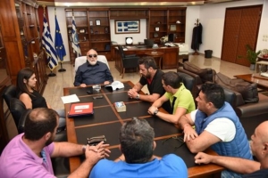 Σε καθεστώς ομηρίας οι εργαζόμενοι στα Ναυπηγεία Σύρου