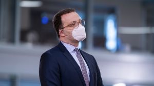Γερμανός υπ. Υγείας: Στο τέλος του χειμώνα όποιος δεν έχει νοσήσει θα είναι είτε εμβολιασμένος είτε νεκρός