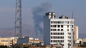 Συναγερμός στο Ιράν: Πυρκαγιά κοντά στο αεροδρόμιο της Μασχάντ από πλήγμα σε δεξαμενή καυσίμων