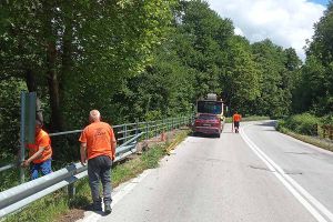 Τοποθέτηση προστατευτικών κιγκλιδωμάτων στη γέφυρα της Αγ. Παρασκευής από την ΠΕ Κιλκίς
