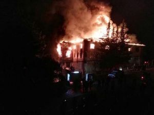 Τουρκία: Τραγωδία με νεκρές μαθήτριες από πυρκαγιά σε κοιτώνα