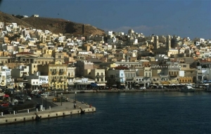 Απαγόρευση απόπλου για το «Ακουα Τζιούελ» στη Σύρο