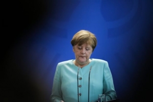 Die Welt: Μόνη και αντιπαθής στην Ευρώπη η Μέρκελ