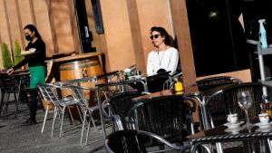 Η Ισπανία μπορεί να αποκτήσει την “ανοσία της αγέλης” μέχρι το καλοκαίρι