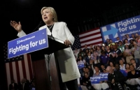 Κρεμλίνο: ανόητη προεκλογική ρητορική οι κατηγορίες Κλίντον