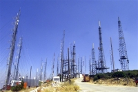 Βουλή: Σε κλίμα έντασης η συζήτηση για τις ραδιοτηλεοπτικές άδειες - Στο στόχαστρο της αντιπολίτευσης οι υπερεξουσίες του «υπουργού - καναλάρχη»