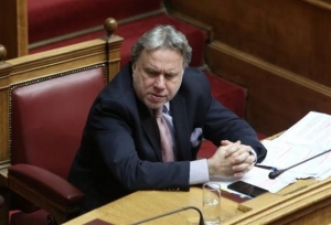 Κατρούγκαλος: Επιδιώκουμε κατώτατο μισθό με ελεύθερες διαπραγματεύσεις