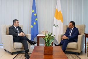 Κύπρος: Συνάντηση του Απόστολου Τζιτζικώστα με τον Νίκο Χριστοδουλίδη