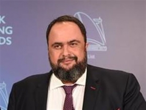 Ο Ευάγγελος Μαρινάκης επισημαίνει στον Θανάση Καρτερό