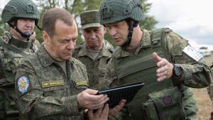 Μεντβέντεφ: Η Ρωσία στρατολόγησε 231.000 στρατιώτες από τον Ιανουάριο