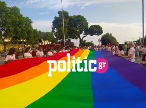 Thessaloniki Pride Parade 2022: Πολύχρωμο «Μάθημα αποδοχής» από την παρέλαση υπερηφάνειας (pics &amp; vids)