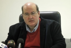 Φίλης: Προσωπικές θέσεις τα περί διδάκτρων στα δημόσια σχολεία