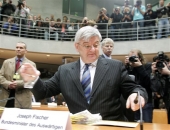 Γιόσκα Φίσερ: «Η Ελλάδα είναι ο νεκροθάφτης της γερμανικής λιτότητας»