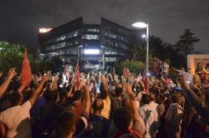 Επιθέσεις κατά τούρκων δημοσιογράφων με κυβερνητική προτροπή