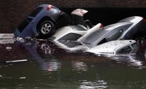 Νεκρός οδηγός ΙΧ από τις βροχοπτώσεις στο Ωραιόκαστρο